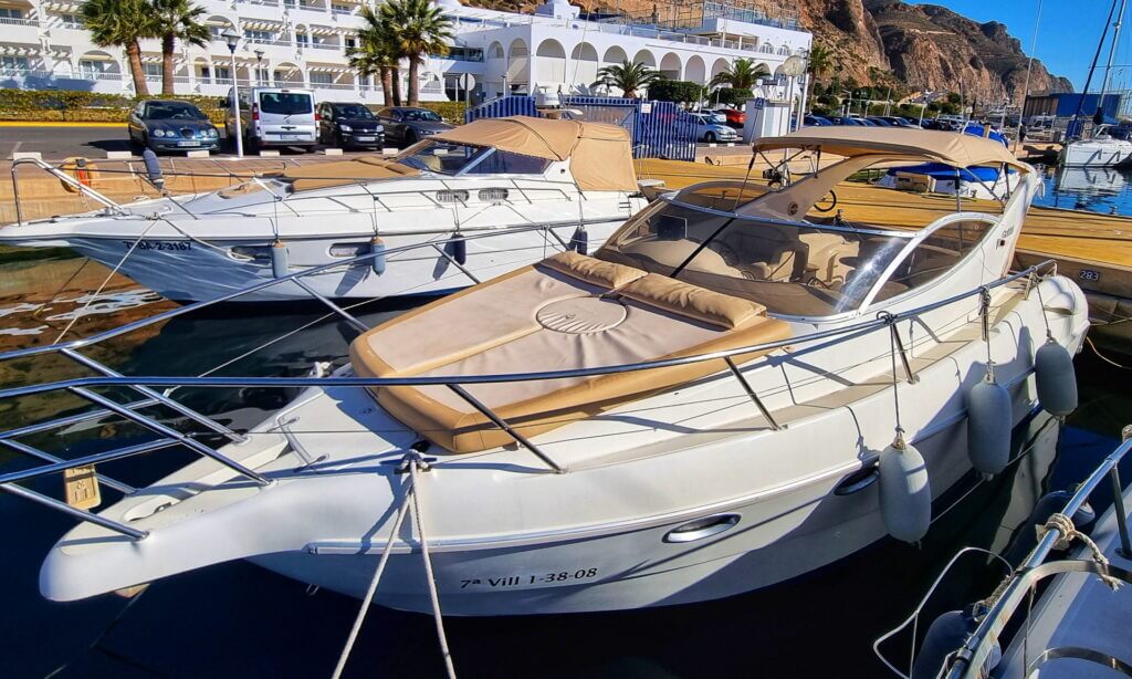 Barco a motor en venta. Gobbi 315 SC